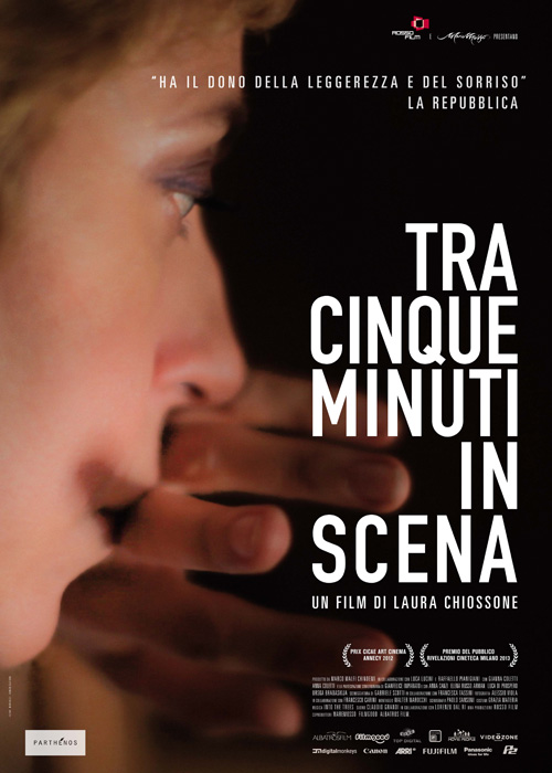 Tra cinque minuti in scena locandina/poster